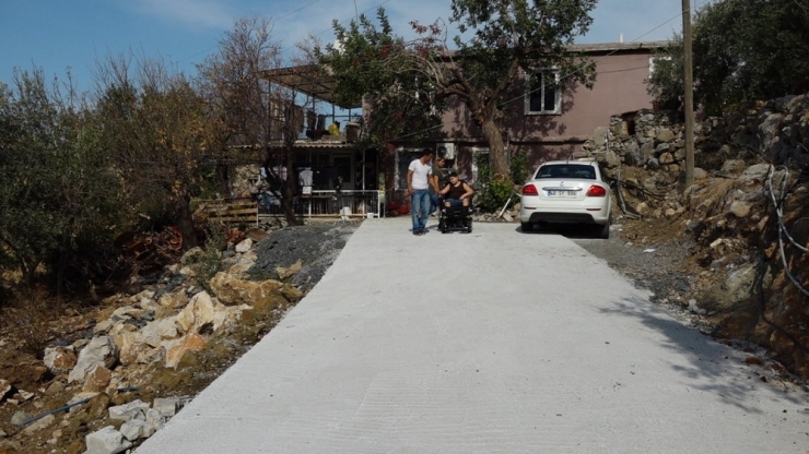 Yol Sorunu Çözülen Berat, Artık Çok Mutlu