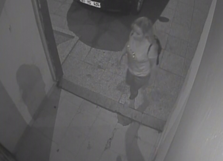 Eskort Sitesinden Bulduğu 5 Kadını Gasp Etti