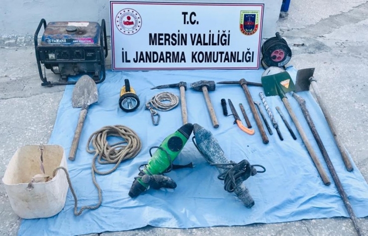 Kaçak Kazı Yapan 2 Kişi Suçüstü Yakalandı
