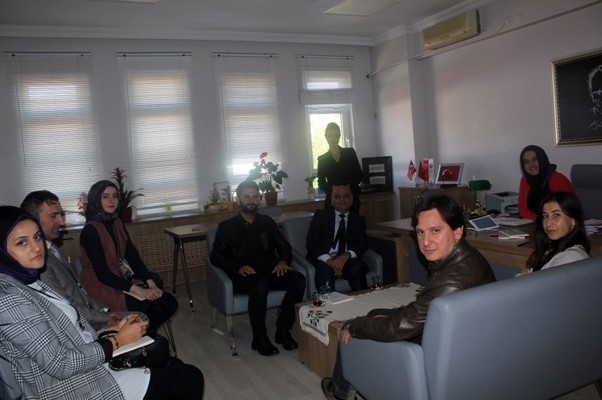 Şiir Akşamları Şairleri Adapazarı Mesleki Ve Teknik Anadolu Lisesi’nde Öğrencilerle Buluştu