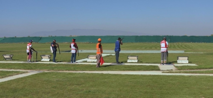 Trapçılar ’Salihli Güz Kupası’nda Yarıştı