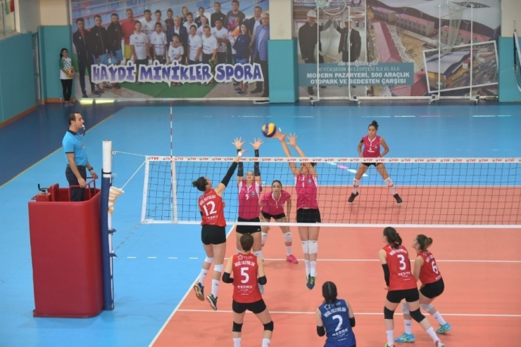Salihli Filede İnegöl’e Set Vermedi: 3-0