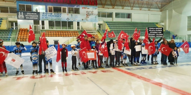 Buz Patenciler Mehmetciğin Yanında