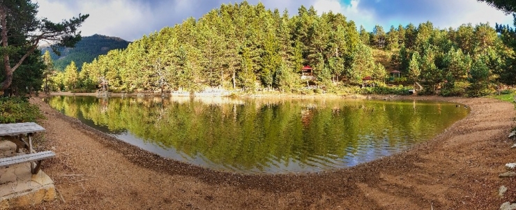 Limni Gölünde Sonbahar Yoğunluğu
