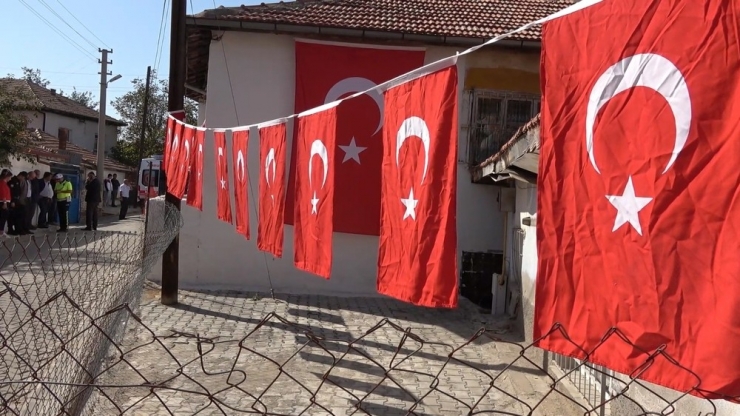 Barış Pınarı Harekatı Şehidi Üsteğmen Bozbıyık’ın Acı Haberi Baba Ocağına Ulaştı