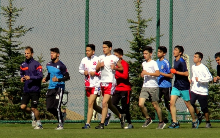 Akademisyen Babanın ’Şampiyon’ Oğlu