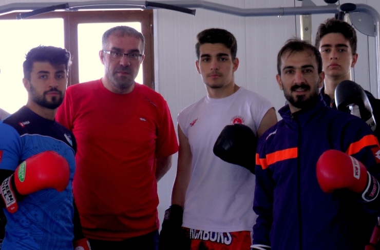 Akademisyen Babanın ’Şampiyon’ Oğlu