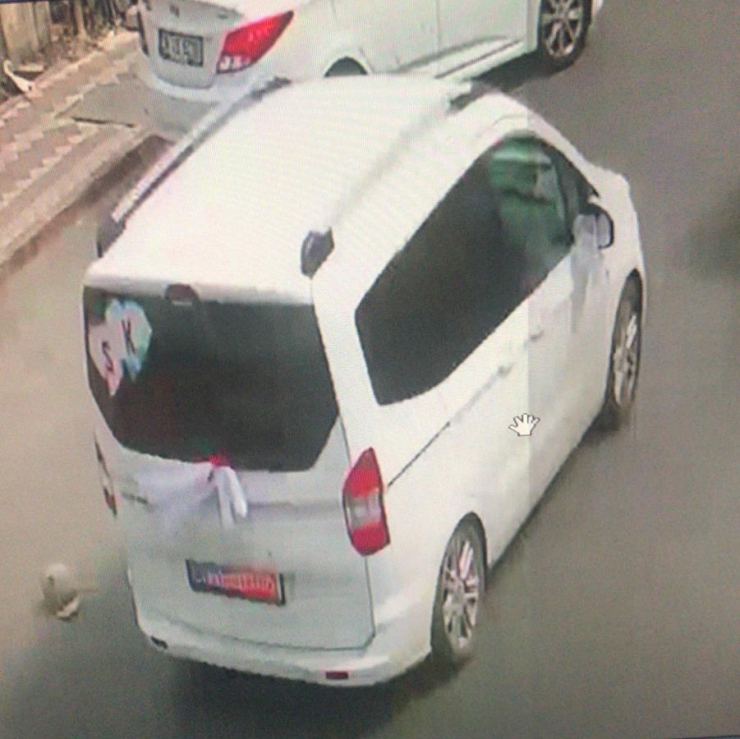 Bayrampaşa’da Gelin Arabasıyla 1 Milyon 700 Bin Tl’lik Gasp