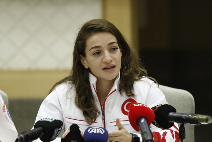 Buse Naz Çakıroğlu: "Olimpiyatlarda Altın Madalya Almamak İçin Hiçbir Neden Yok"