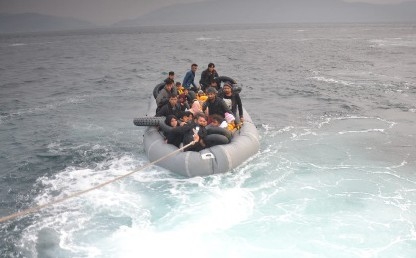 Kuşadası Körfezi’nde 4 Ayrı Operasyonda 91’i Çocuk 190 Göçmen Yakalandı