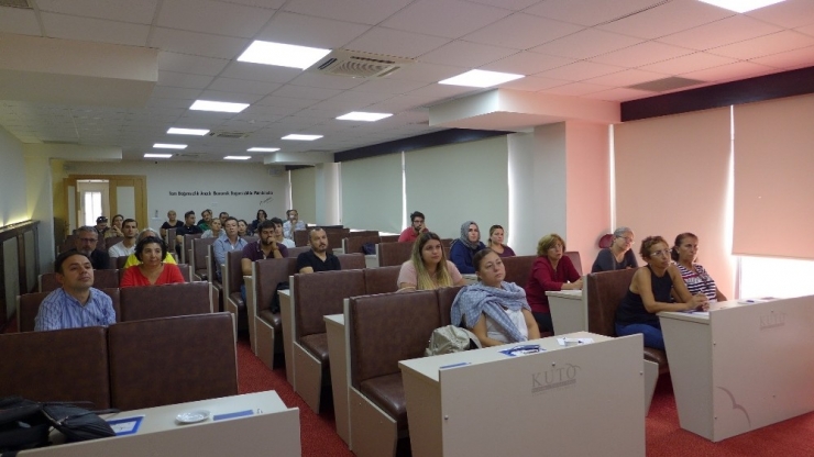 Kuşadası Ticaret Odası’nda E-ticaret Semineri Yapıldı