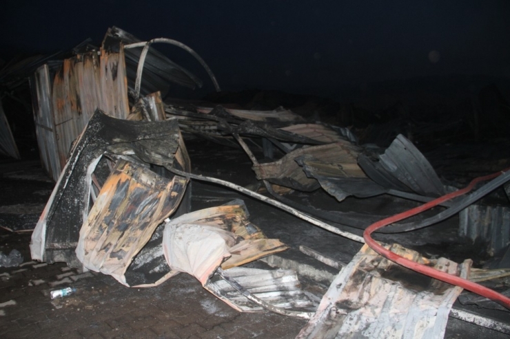 Elazığ’da Fabrika Yangını Söndürüldü