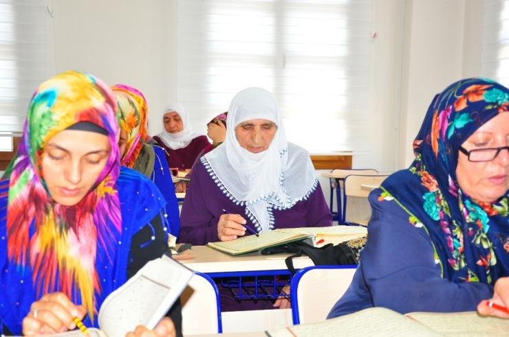 71 Yaşında Azmiyle Örnek Oldu