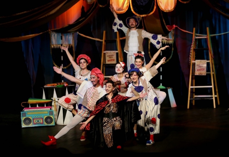 Odunpazarı Belediye Tiyatrosu Çocuk Oyunları Sezon Açılışını Yaptı