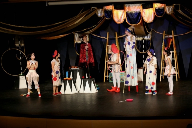 Odunpazarı Belediye Tiyatrosu Çocuk Oyunları Sezon Açılışını Yaptı