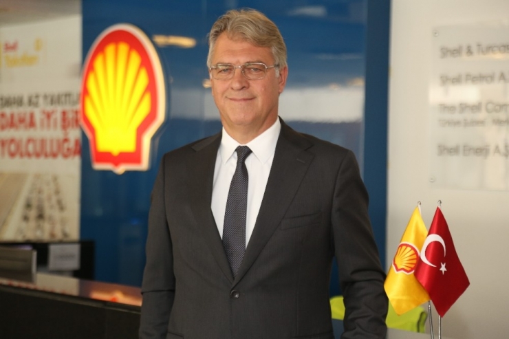 Akaryakıt İstasyonun Elektriği Güneşten Sağlanıyor