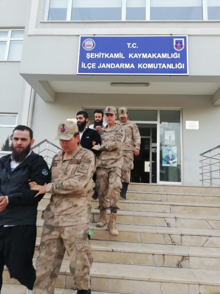 Gaziantep’te Deaş Destekli Yazıların Yer Aldığı Yasaklı Kitaplar Yakalandı