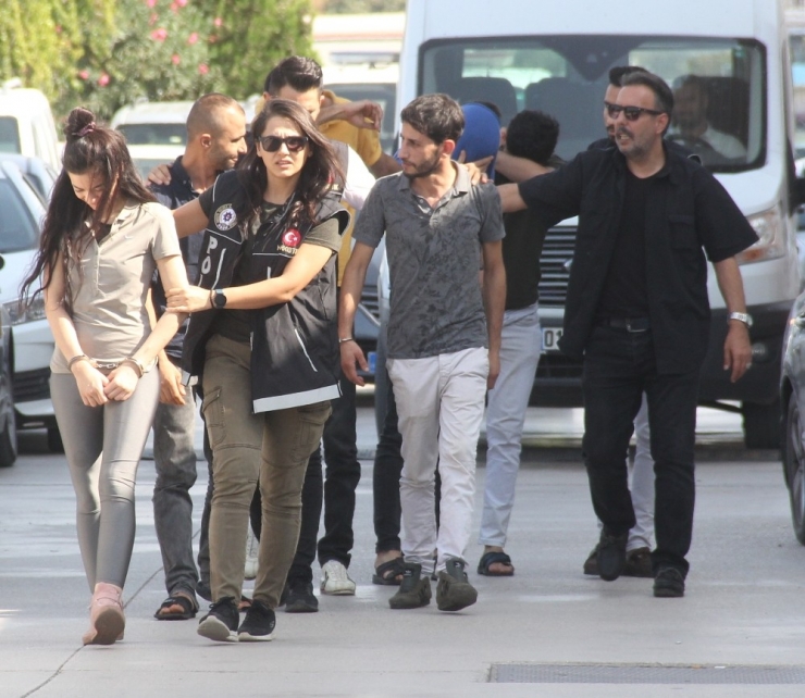 Torbacı Operasyonunda 4 Tutuklama