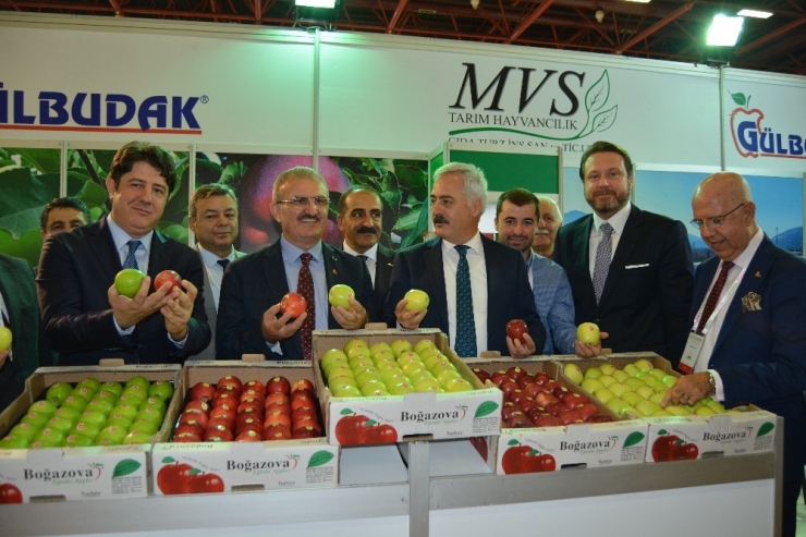 Vali Karaloğlu: " Bu Şehrin De, Tarım Sektörünün De Potansiyeli Var. Tek, Eksiğimiz, Bir Araya Gelip Güçlerimizi Birleştirerek, Sinerji Oluşturarak Yol Yürümek"