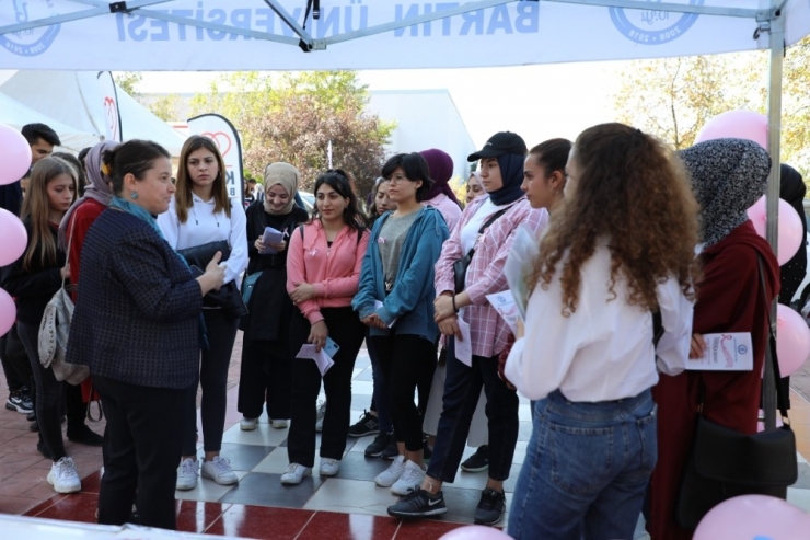 Meme Kanserine Dikkat Çektiler