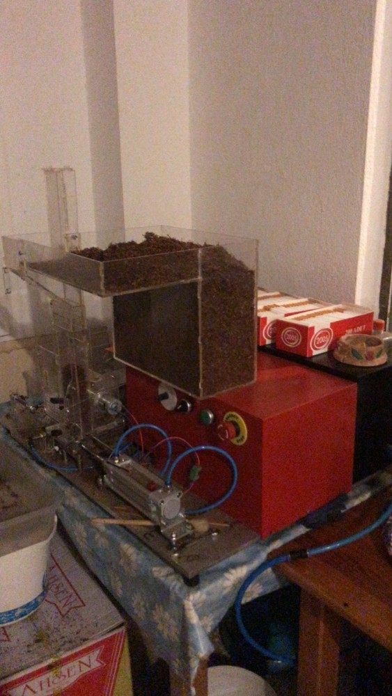 Kaçak Sigarada Seri Üretime Geçen 2 Kişi Yakalandı