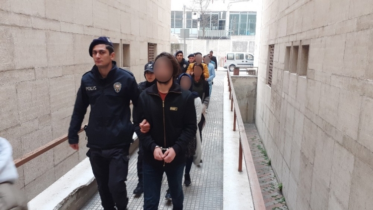 Bursa’da Sosyal Medyadan Terör Propagandasına 4 Tutuklama
