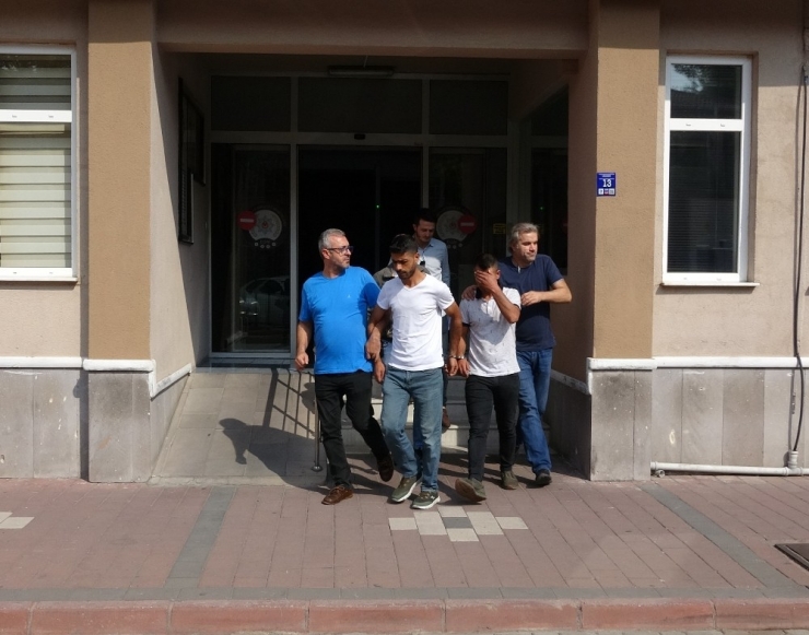 Kendini Polis Ve Savcı Olarak Tanıtan Dolandırıcılar Adliyeye Sevk Edildi