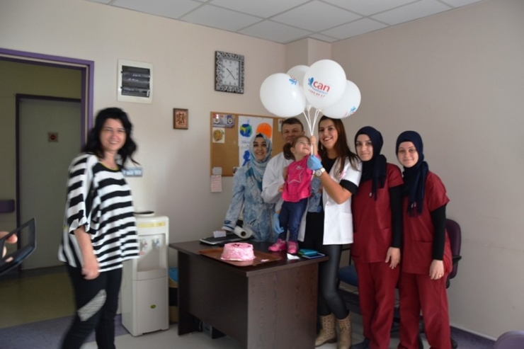 Açık Omurilik Ameliyatı Olan Çocuk, 43 Gün Sonra Yürümeye Başladı