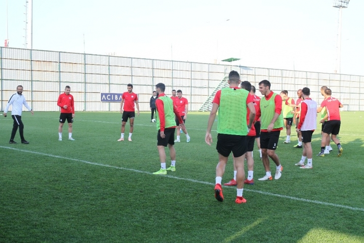 İsmail Kartal: ”Samudio’nun Sakatlığı Haricinde Eksiğimiz Yok”