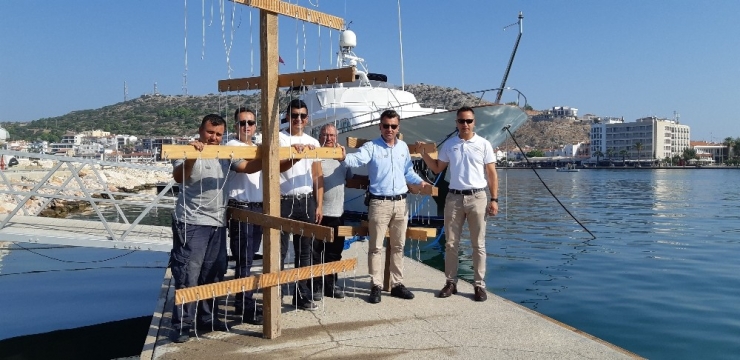 Çeşme’de Mercan Yuvaları Marina İçine Yerleştirildi