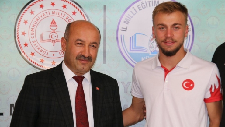 Dünya Atletizm Şampiyonundan Müdür Başyiğit’e Ziyaret