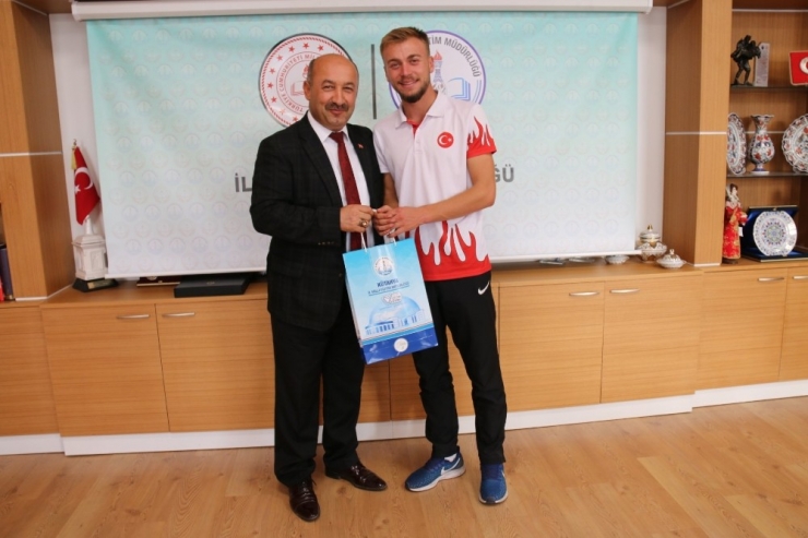 Dünya Atletizm Şampiyonundan Müdür Başyiğit’e Ziyaret