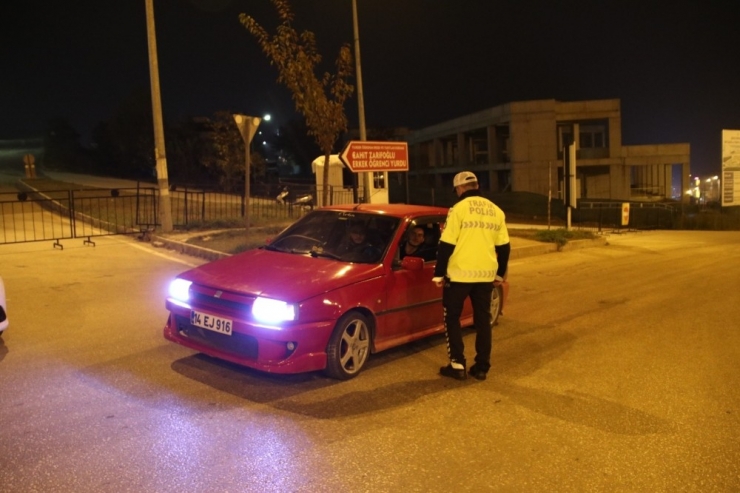 Polis Üniversite Civarında Göz Açtırmadı