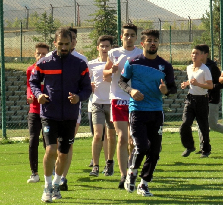 18 Yıllık Arkadaşlar Birbirlerine Hem Eğitmen Hem De Öğrenci Oldu