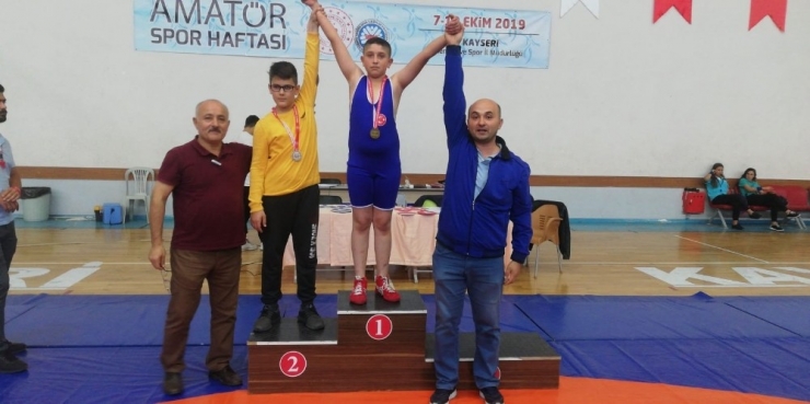 Geleceğin Pehlivanları Amatör Spor Haftası’nda Mindere Çıktı