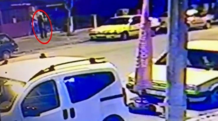 Isparta’da Talihsiz Adamın 3 Metre Yüksekten Düşüp Öldüğü Anlar Kamerada