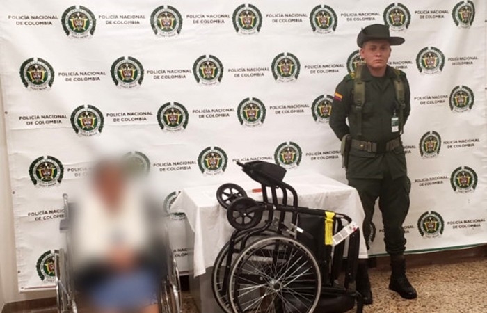 Yaşlı Kadın Tekerlekli Sandalyesinde Gizlediği Kokainle Yakalandı