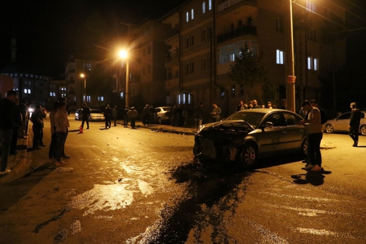 Sivas’ta Trafik Kazası: 3 Yaralı