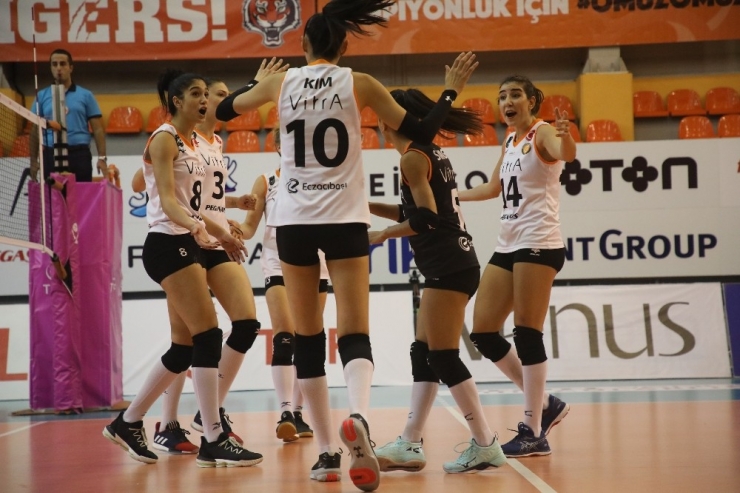 Eczacıbaşı Vitra, Evinde Galip