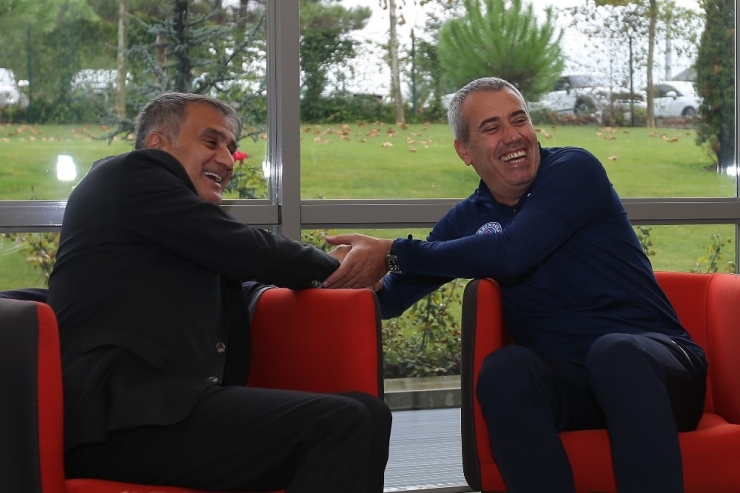 Şenol Güneş, Kasımpaşa’yı Ziyaret Etti