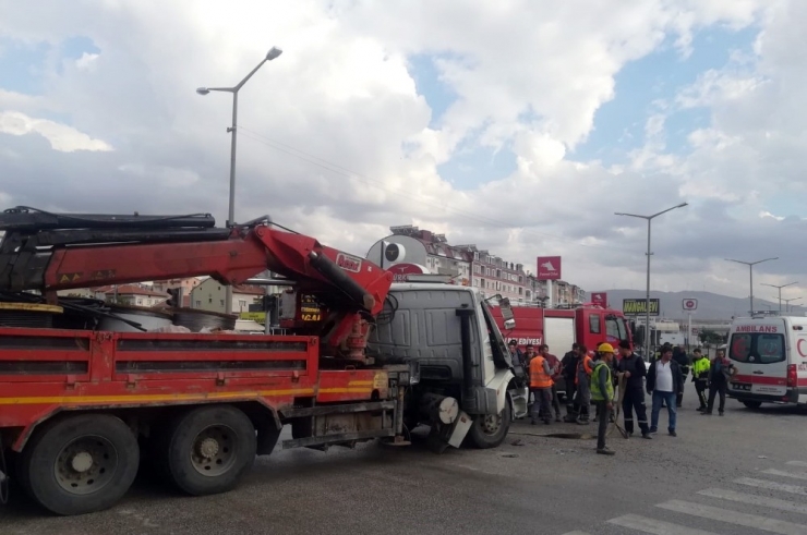Afyonkarahisar’da Trafik Kazası: 3 Yaralı