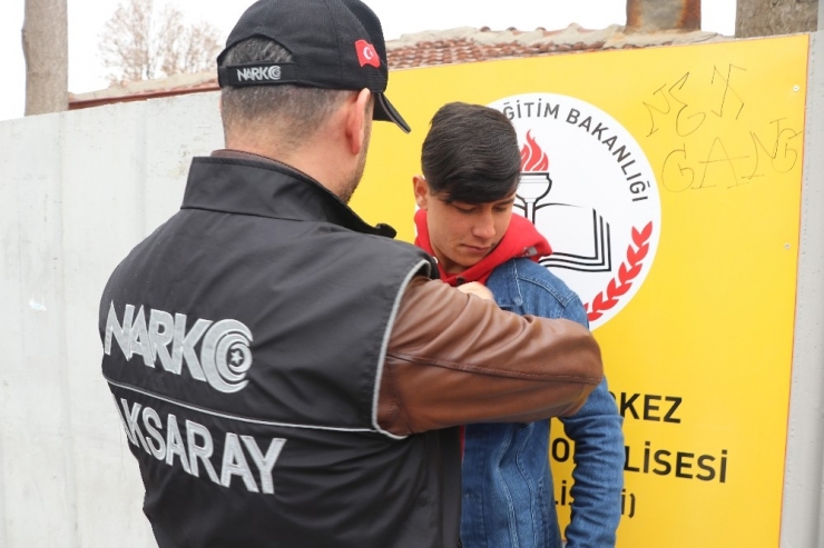 Aksaray’da Narko Timler Okul Bölgelerinde Sıkı Denetimde
