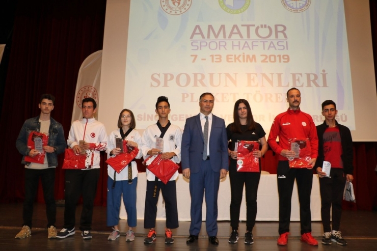 12 Sporcu Yılın En’leri Ödülünü Aldı