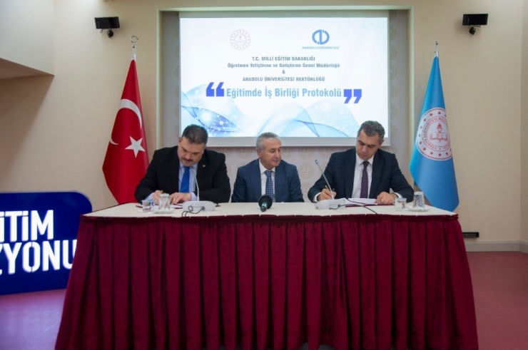 Anadolu Üniversitesi Ve Meb Arasında “Eğitimde İş Birliği” Protokolü İmzalandı