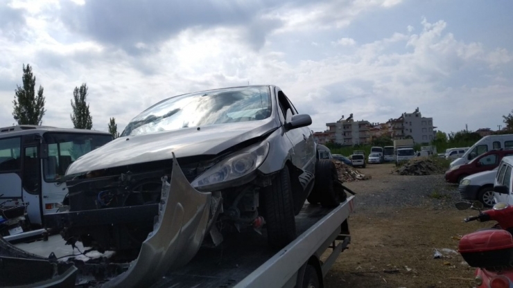 Genç Kız Kazada Hayatını Kaybetti
