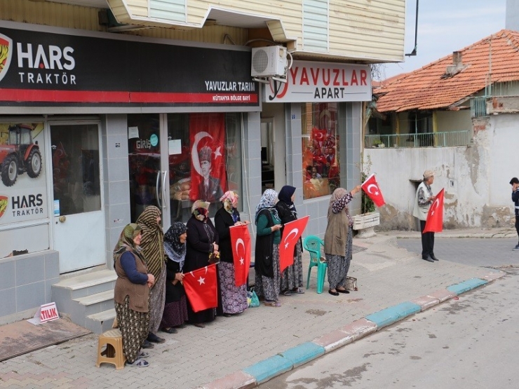 Altıntaşlılardan Barış Pınarı Harekatı’na Destek