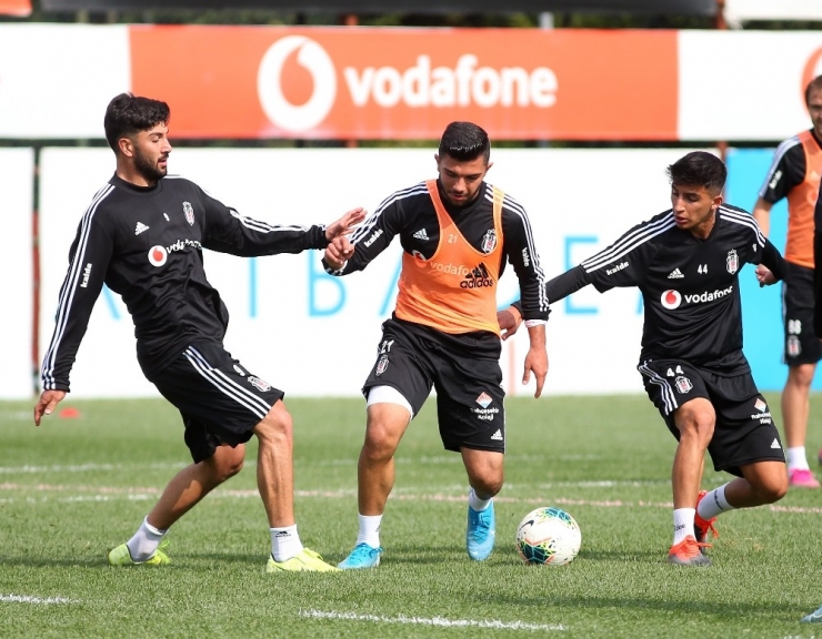 Beşiktaş, Kondisyon Ve Taktik Çalıştı