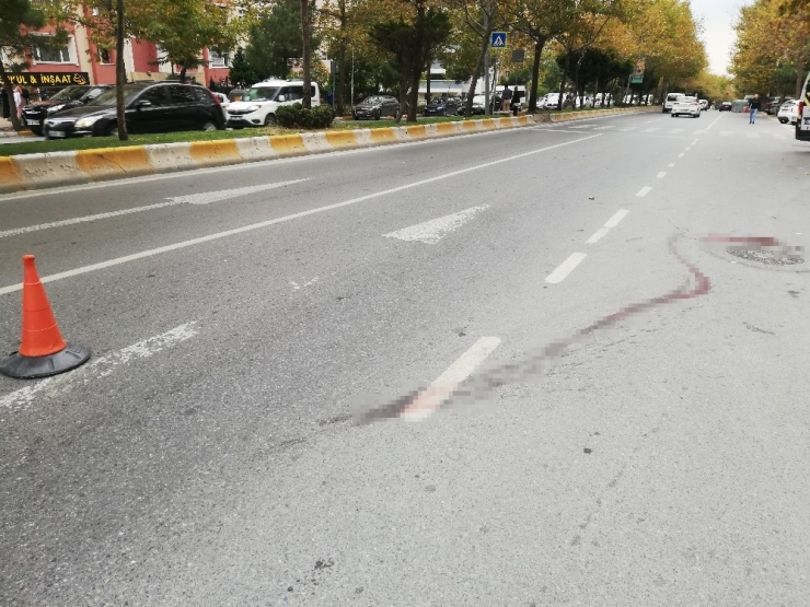 Beylikdüzü’nde Kadın Sürücünün Çarptığı Yaşlı Adam Metrelerce Havaya Fırladı