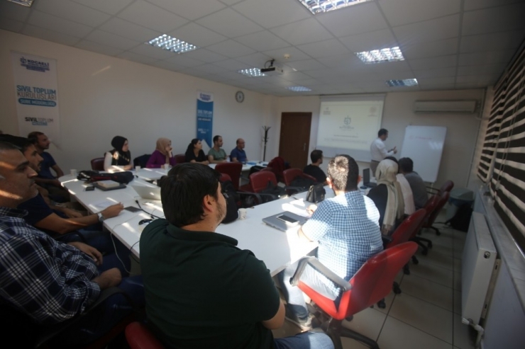 Büyükşehir’de Yazılım Geliştirme Eğitimi