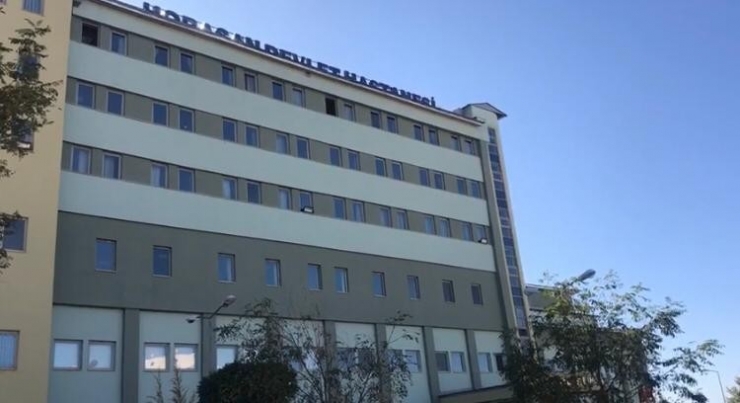 Kadın Cesedini Hastane Önüne Bırakıp Kaçtılar